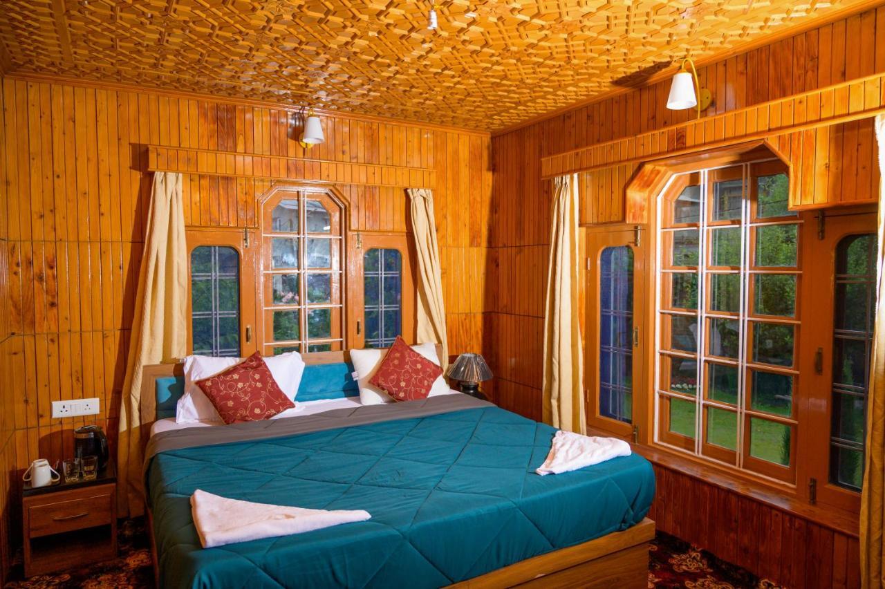 Hotel Peaceful Mornings Srinagar Экстерьер фото